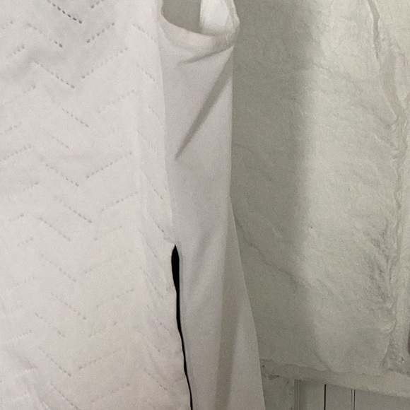 NWT Under Armour White and Black Vest Cold Gear Reactor front zipper & pockets - Picture 8 of 16